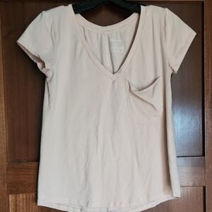 Elegantrees V-Neck Pocket Tee in Soft Pink